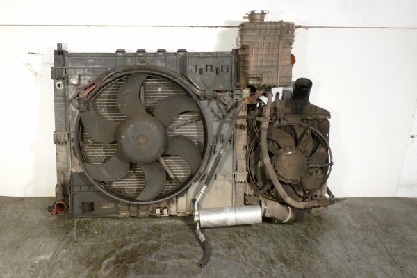 Chłodnica wentylator wody intercooler  Mercedes Vito W638 2000 2.2CDI 611980 Bus 