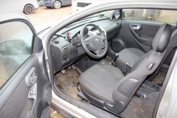 Opel Corsa C 2005 1.0i Z10XEP Hatchback 3-drzwi [B]