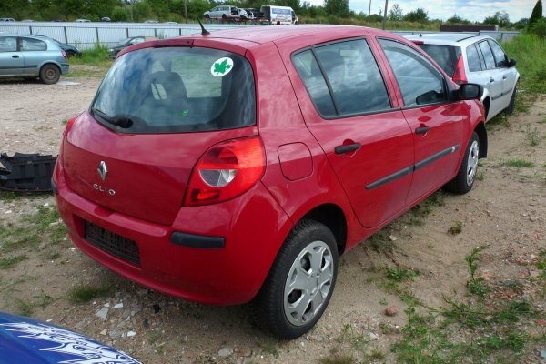 Drzwi przód lewe Renault Clio III 2008 Hatchback 5-drzwi (kod lakieru: OV727 - RED BRISK BC)