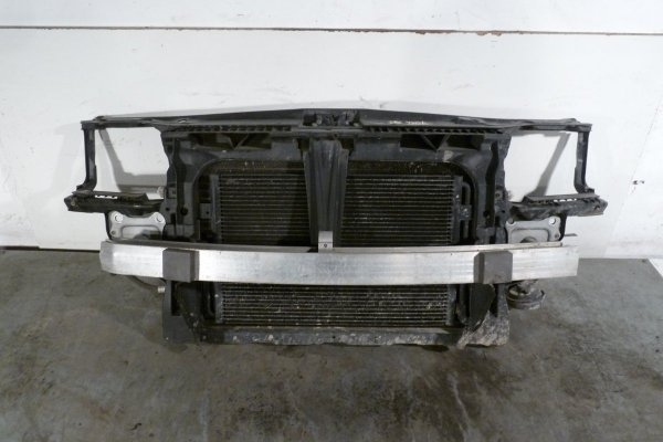 Pas przód chłodnice  Audi A3 8L 2000 Hatchback 3-drzwi 