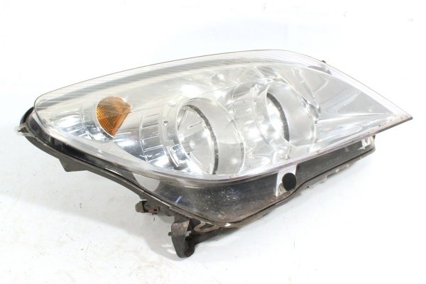 _Reflektor przód prawy Opel Astra H 2003-2009