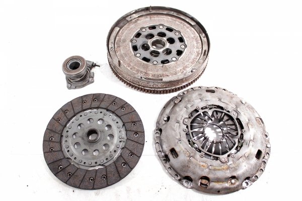 Sprzęgło tarcza docisk koło dwumasowe łożysko oporowe Opel Signum 2003-2005 1.9CDTI Z19DTH