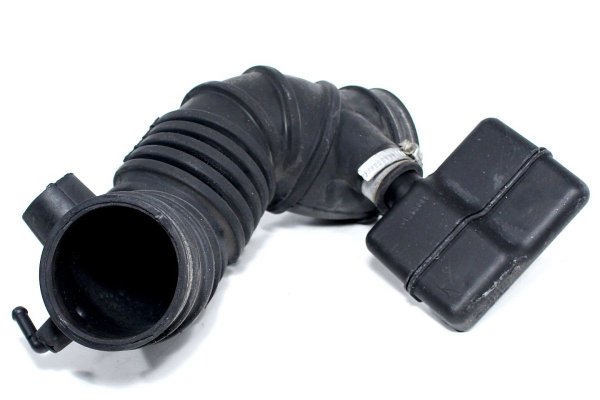 Wąż gumowy Mitsubishi Carisma DA2A 1999-2004 1.8GD