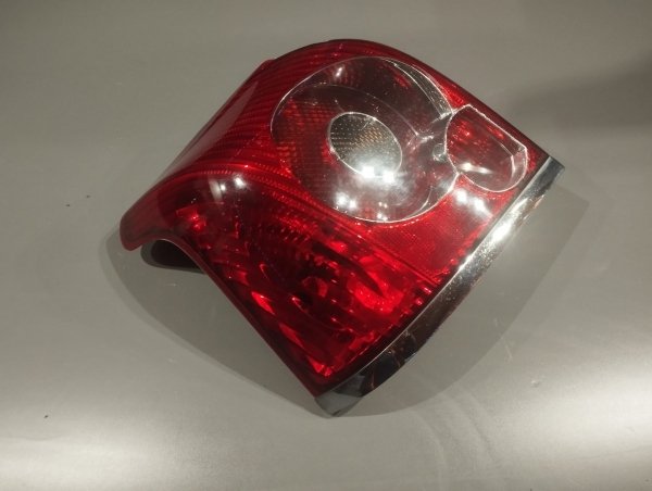 Lampa tył lewa Toyota Avensis T25 Lift 2006-2008 Sedan