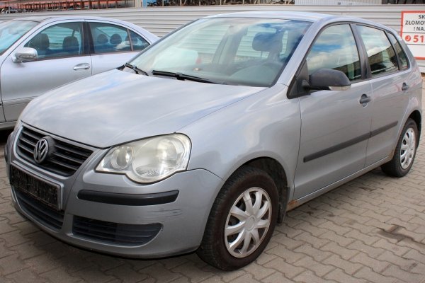 Reflektor prawy VW Polo 9N 2007 Hatchback 5-drzwi 
