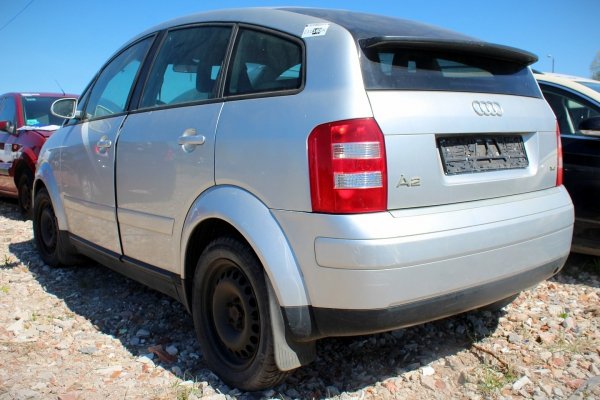 Roleta bagażnika Audi A2 2002 Hatchback 5-drzwi
