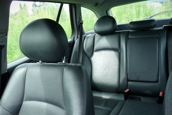 Reflektor prawy Mercedes C-Klasa W203 2002 Kombi 