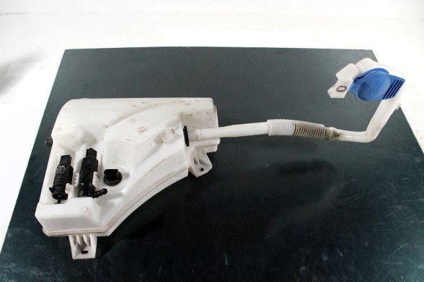 Zbiorniczek spryskiwaczy VW Touareg 7P 2012 3.0TSI