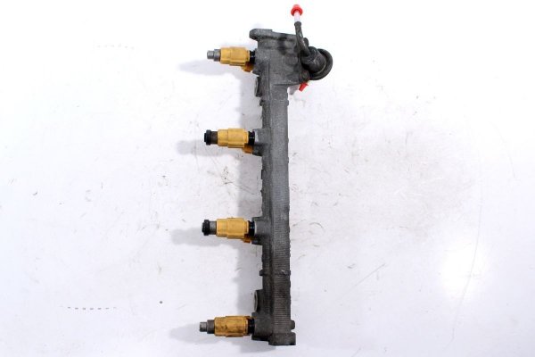 Listwa wtryskowa Mitsubishi Galant EA0 1996-2004 2.0i