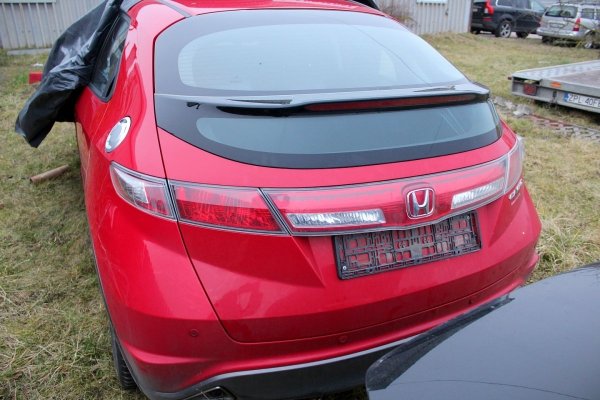 Zwrotnica przód lewa Honda Civic VIII FK 2010 1.4i-VTEC Hatchback 5-drzwi 