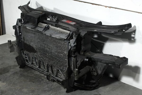 Pas przód Audi A6 C5 2002 2.5TDI 