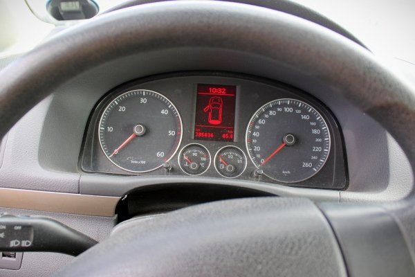 Konsola VW Touran 1T LIFT 2007 1.9TDI BLS Minivan