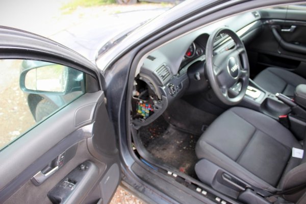 Drzwi tył lewe Audi A4 B6 2001 2.0i ALT Sedan