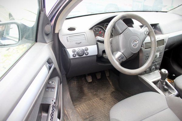 _Zbiornik paliwa Opel Astra H 2005 1.6i 16V Z16XEP Kombi
