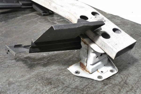 _Belka zderzaka przód strefy zgniotu Nissan Note E11 LIFT 2011 (2009-2012)  Hatchback 5-drzwi 