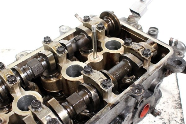 Głowica Toyota Yaris XP10 1999-2005 1.0i 16V 1SZ-FE