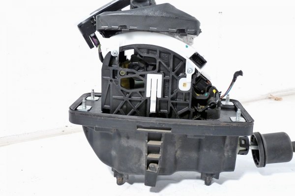 _Lewarek dźwignia zmiany biegów Audi A6 C6 2005 2.4i BDW Kombi