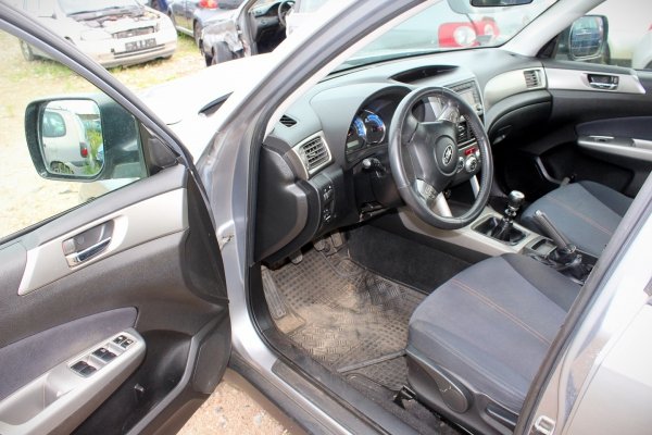 Zwrotnica tył lewa Subaru Forester III SH 2008 2.0D EE20Z 2008 Suv