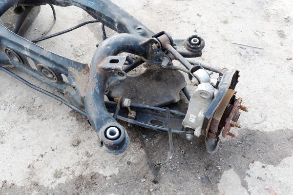 _Belka zawieszenie tył Lexus IS220 2005-2013 2.2D
