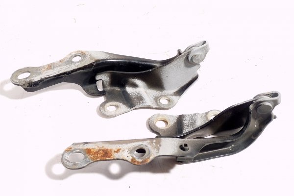 Zawiasy maski Toyota Rav4 II XA20 Lift 2004 