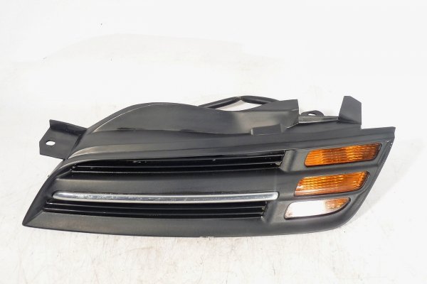 _Atrapa grill kierunkowskaz lewa halogen Nissan Micra K12 2004