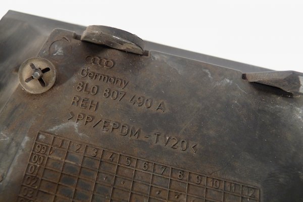 Kratka zderzaka zaślepka przód prawa Audi A3 8L 1996-2003