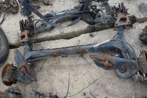 Belka zawieszenia tył Citroen C4 Picasso 2010 1.6i 5FW