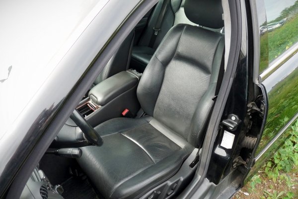 Pas przód ( + chłodnice) Mercedes C-Klasa W203 2002 2.0i Kompressor 111955 Kombi 