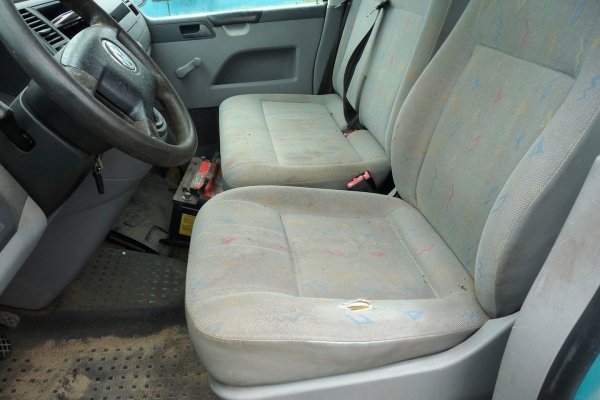 Drzwi przód prawe VW Transporter T5 2005 Bus (kod lakieru: LL6T)