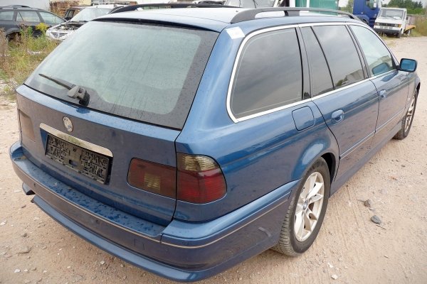 Szyba drzwi przód lewa BMW 5 E39 2002 Kombi 