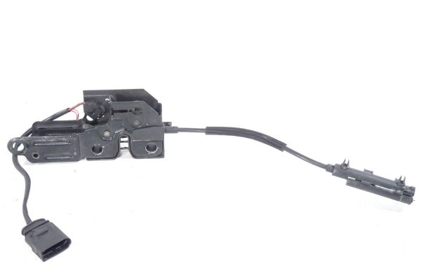 _Zamek maski VW Phaeton GP3 2010-2014 4.2FSI