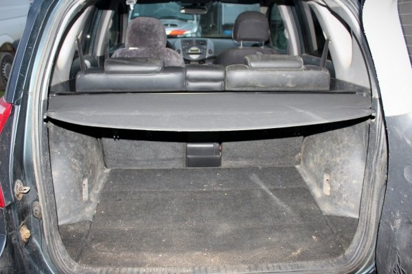 Amortyzator przód prawy Toyota Rav4 III XA30 2006 2.2D-CAT 2AD-FHV Suv 5-drzwi 