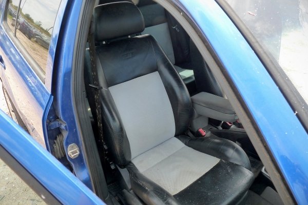Błotnik przód prawy Skoda Octavia I 1U 1999 Liftback