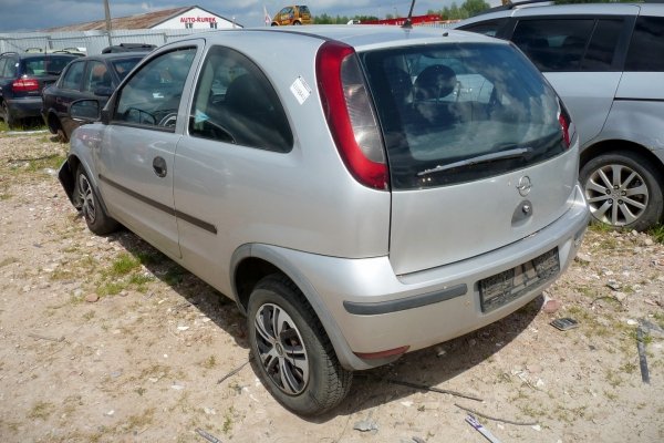 Opel Corsa C 2004 1.0i Z10XEP Hatchback 3-drzwi