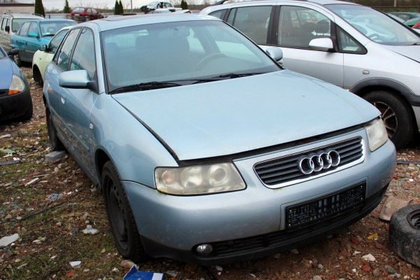 Drzwi przód prawe Audi A3 8L 2003 Hatchback 5-drzwi (kolor LY7R)