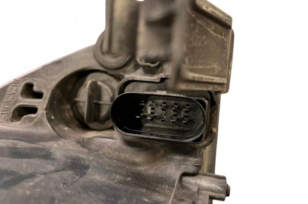 _Reflektor lewy Ford Focus MK2 Lift 2008-2010 Hatchback 5-drzwi 