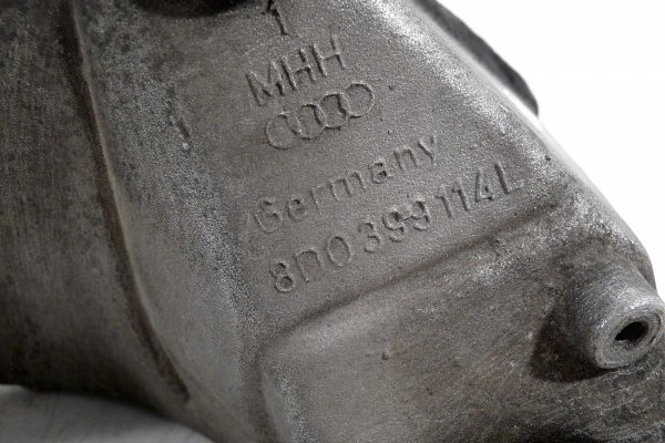 Łapa skrzyni biegów prawa Audi A4 B5 1995-2000