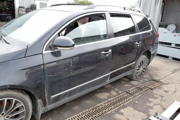 Schowek pasażera (czarny) VW Passat B6 2007 Kombi 