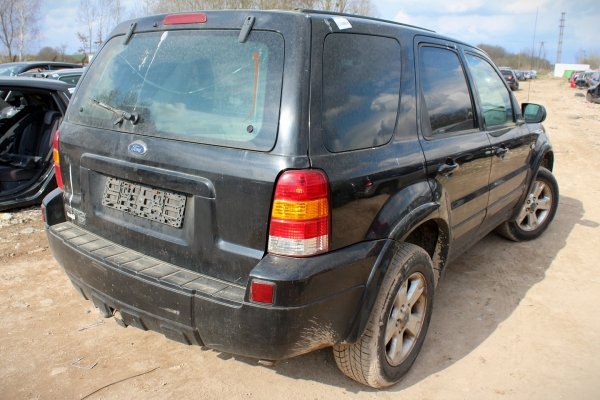 Wahacz tył lewy wleczony Ford Maverick 2006 2.3i Terenowy