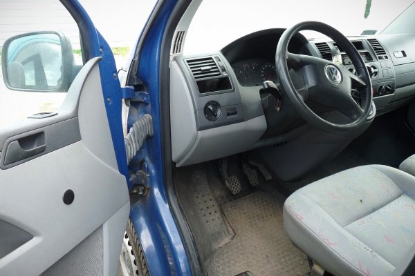 Podnośnik szyby przód lewy VW Transporter T5 2004 Bus