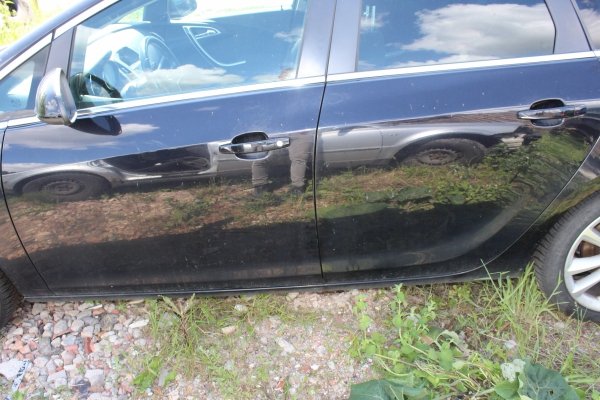 Lampa tył w klapę lewa Opel Astra J 2011 Kombi