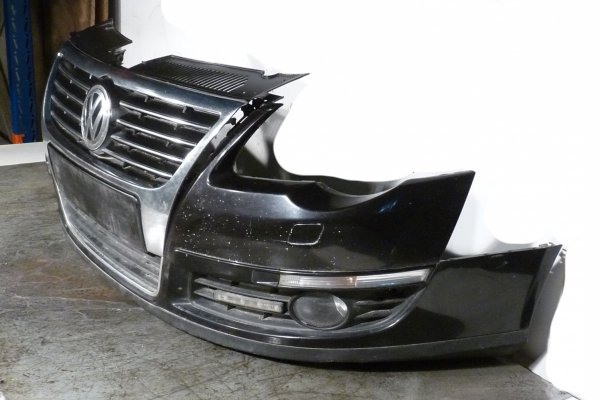 Zderzak przód xenon komplet VW Passat B6 2007 Kombi  (kod lakieru: LC9X)