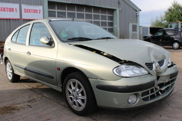 Renault Megane I 2002 1.4i K4J714 Hatchback 5-drzwi [B]
