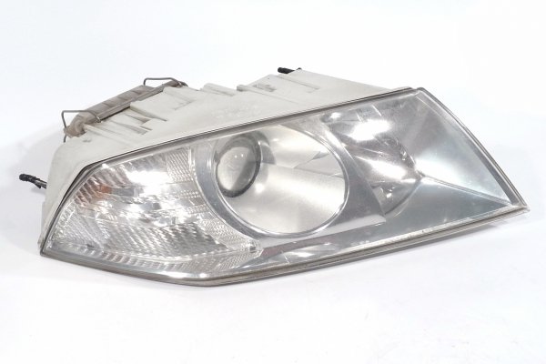 Reflektor przód prawy Skoda Octavia II 1Z Kombi (xenon)
