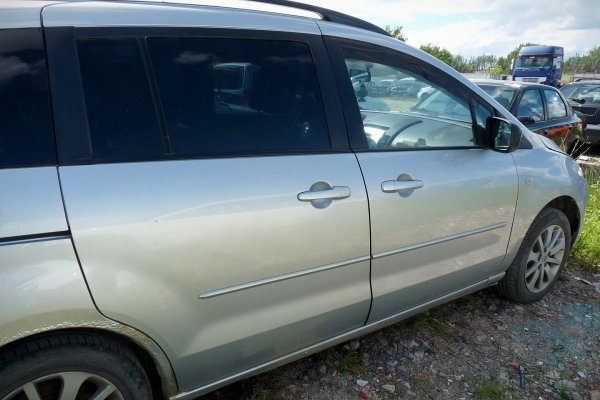 Zwrotnica wahacz wzdłużny tył lewa Mazda 5 CR 2005 2.0i LFF7 Van