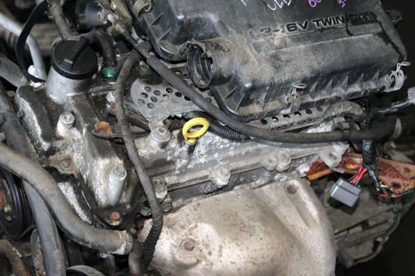 Głowica Daihatsu YRV M2 2001 1.3i K3-VE