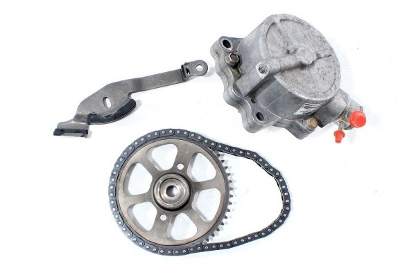 _Pompa wakum Nissan Almera N16 2000-2006 2.2DI