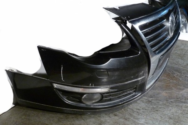 Zderzak przód xenon komplet VW Passat B6 2007 Kombi  (kod lakieru: LC9X)