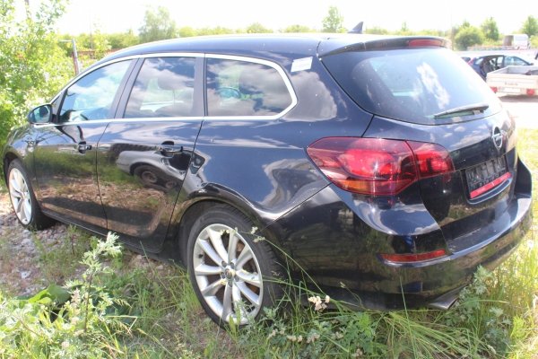 Kanapa Opel Astra J 2011 Kombi