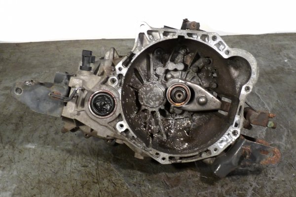 Skrzynia T9J5 biegów  Kia Ceed I ED 2009 1.6i